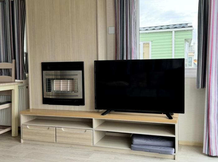 PG177 Golden Palm Resort 8 Berth Caravan With Decking