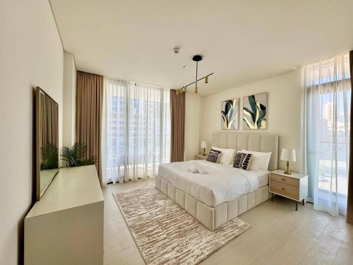 Spacious Luxury 1br Jvc Balcony & Pool