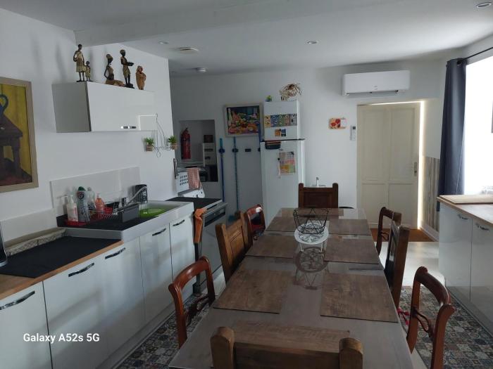 ARDECHE, Maison de vacances bensylv privative 4 adultes et 2 enfants 3 chambres, 4 lits