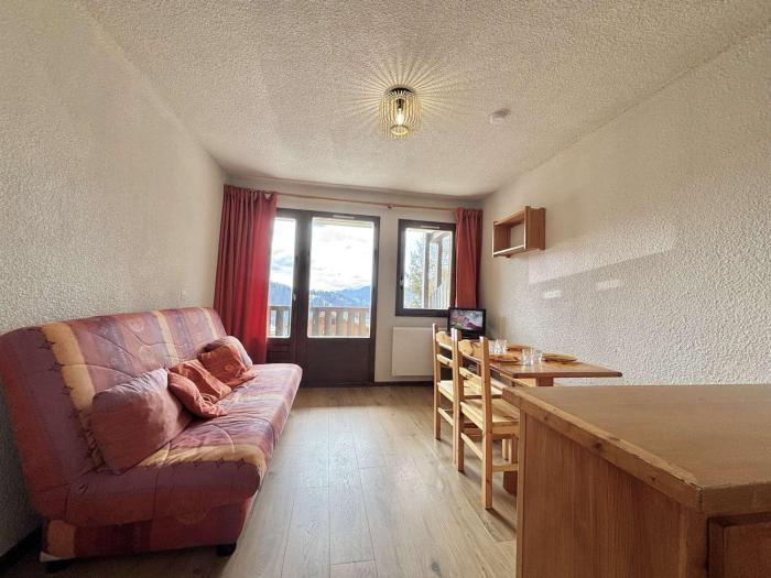 Studio cosy à 50m des pistes, balcon, parking, casier à skis, proche village et école de ski - FR-1-595-11