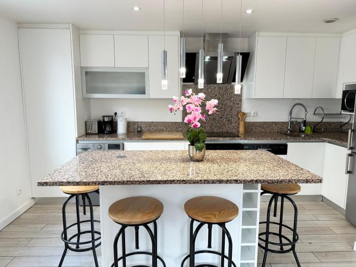 Design Orly Paris - Suites privées - Parking