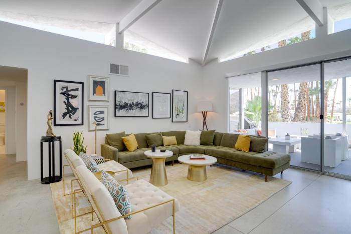 Pool Access Mtn-View Palm Springs Condo!