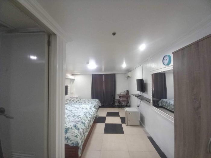 OYO 1141 Healing Condo Hotel