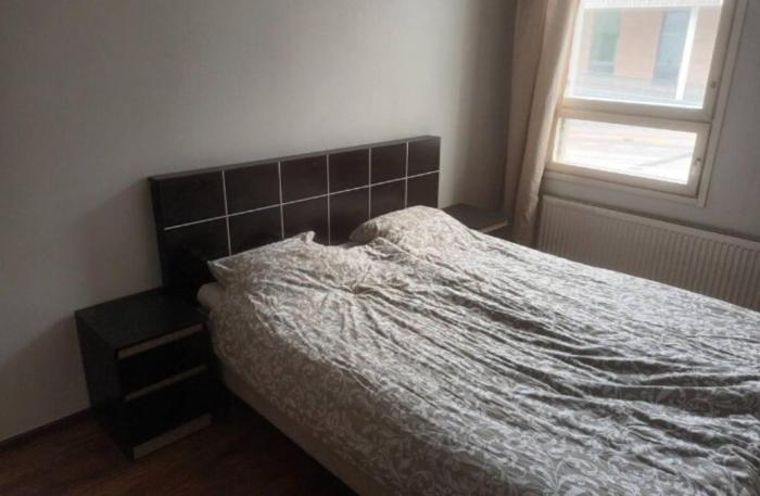 Own Sauna, across Shopping mall, 15min to Center