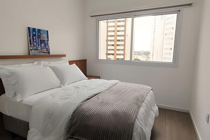 Apto c sacada próx Ayrton Senna