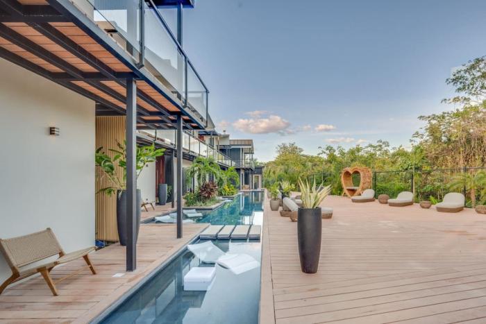 The Bungalows #6 - Boutique Hotel in Flamingo Beach - Top Level Studio