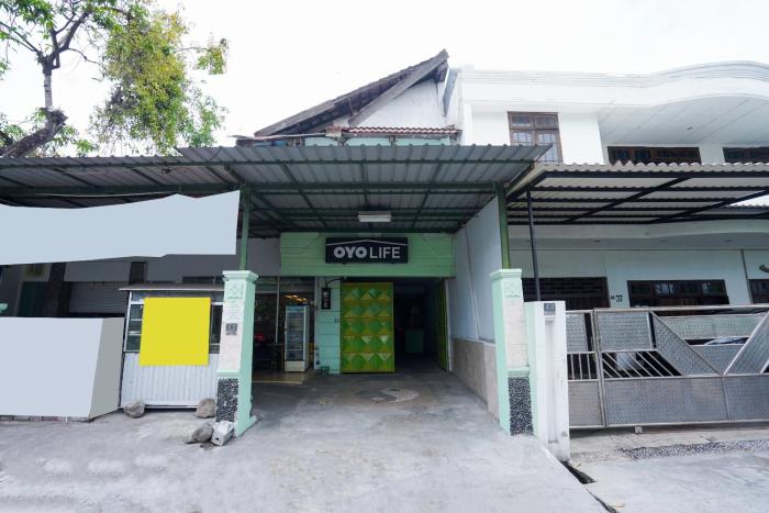 OYO Life 2309 Kost Si Mbok Vivi