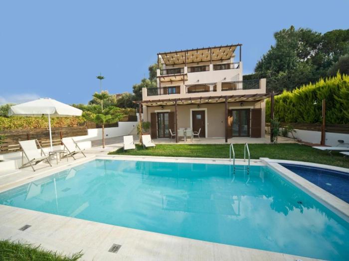 Villa Orsalia with private pool