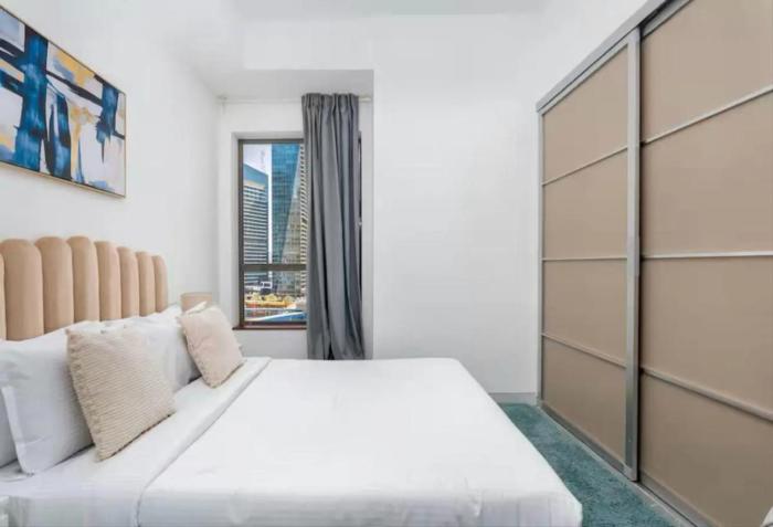 Ahlan Compact 2 BR Apartment Marina Cityview JBR