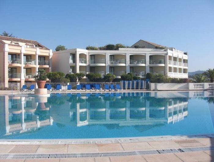 Résidence piscine vue mer parking 4 personnes