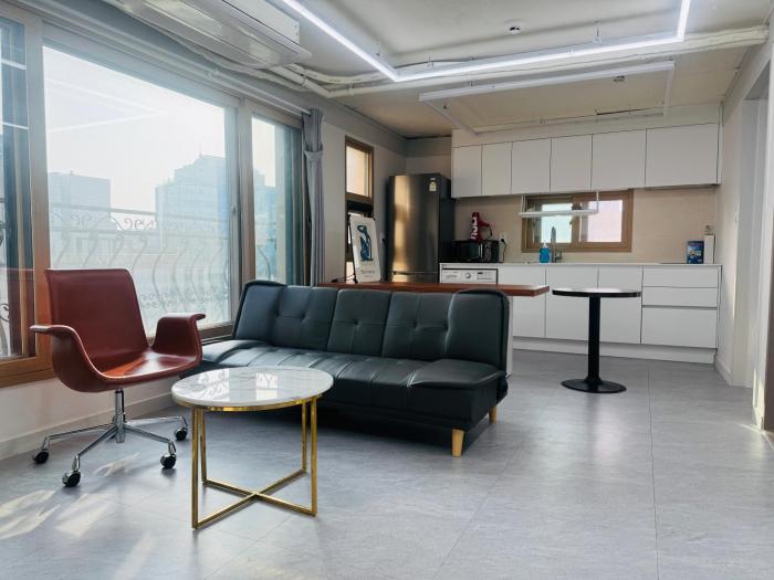 701, Seongsu Station Jungnangcheon Cherry Blossom Road Han River airport bus