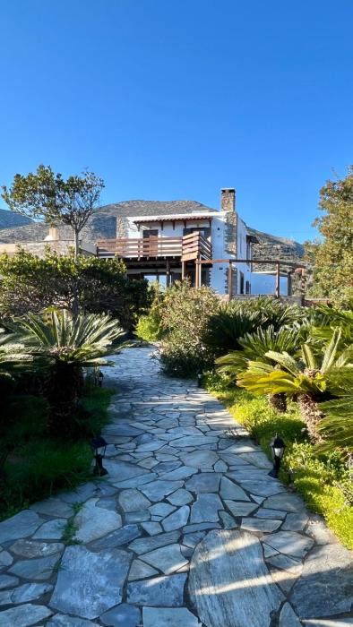 Scenic Coastal Getaway