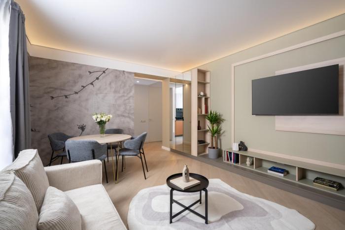 North by Urbanesq Cortina K