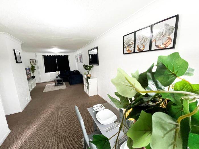 3 Bedroom House, WiFi & Free Parking