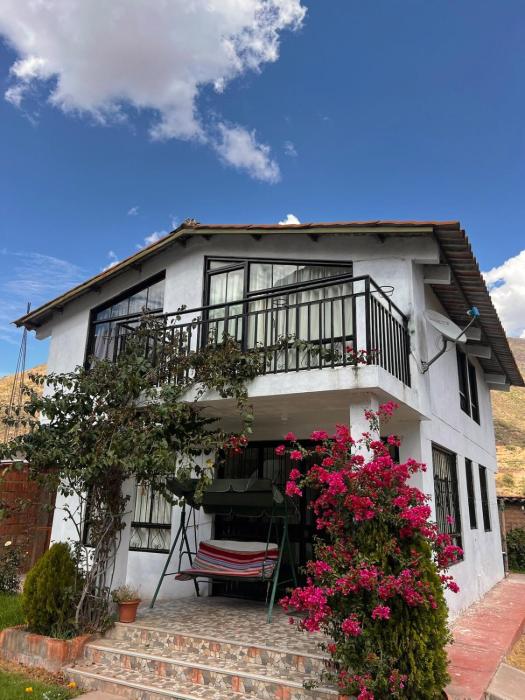 Bright Riverside 3 Bedroom Stay Garden 5 min to Pisac