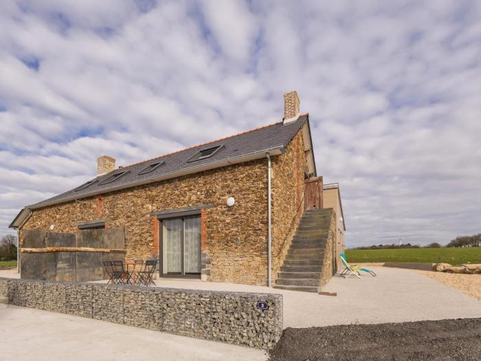 Maison de Campagne au Calme avec Terrasse, 3 Chambres - FR-1-306-1300