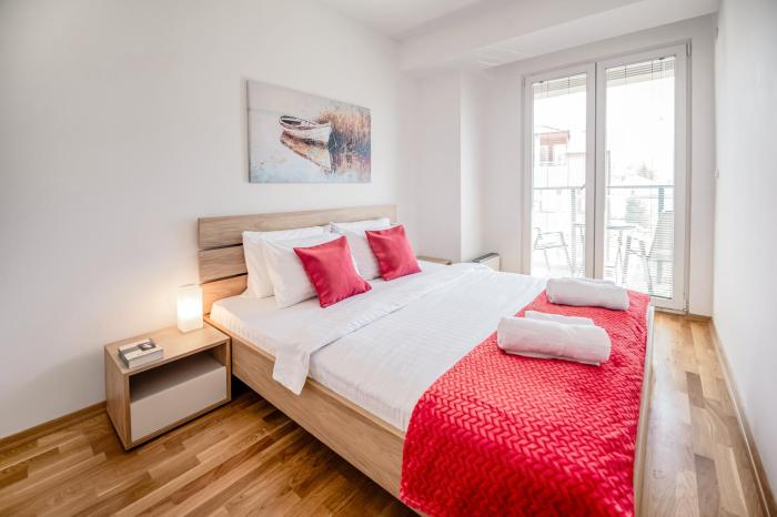 StayLux Balcony and Free Parking Apartment Near Lake and Old Town
