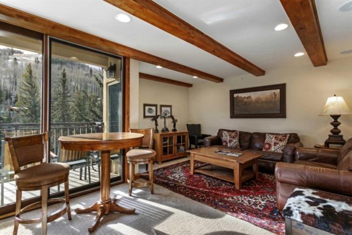 Centrally Located 3 Br In Lionshead Village W Pool, Walk To Lift!