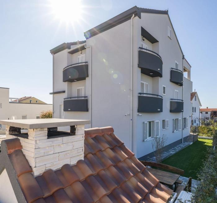 Apartments with parking space Kastel Kambelovac, Kastela - 24198