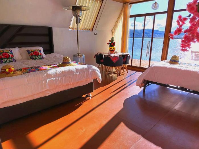 Los Uros Alojamiento