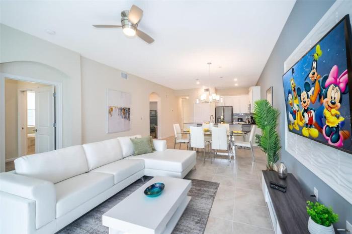 Disney Magic ChampionsGate Resort House 15 min from Disney World with Club Houses, 7 Pools and Water Park, Golf and More!