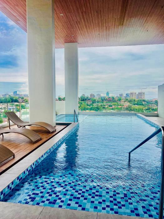 City Stay Studio near Cebu Uptown Pool Netflix Fast Wifi