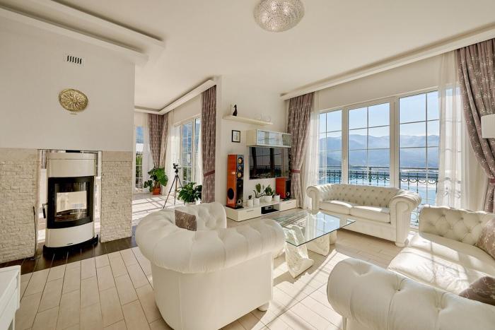 Villa Sofiia with panoramic views of the old town