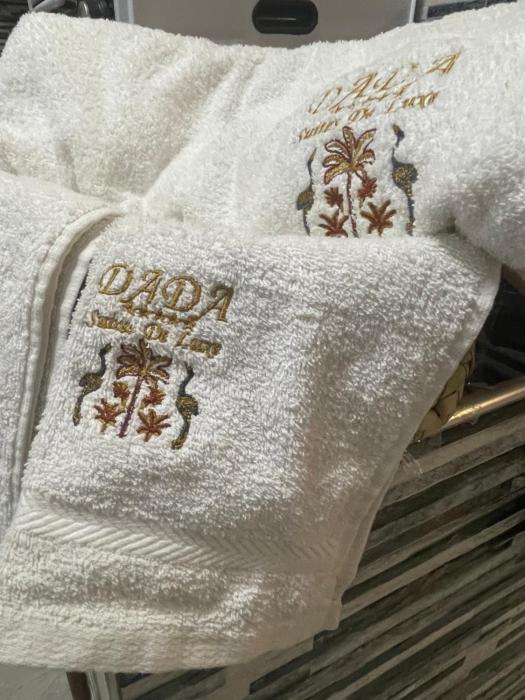 Dada Suites De Luxe Ocean View your Tropical Paradise with Breakfast Included