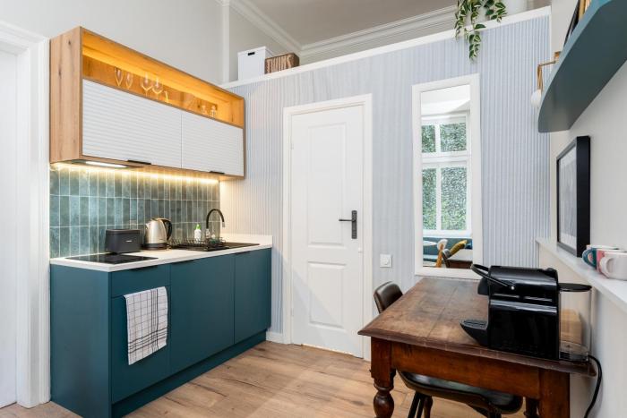 Blue Den Old Town Apartments