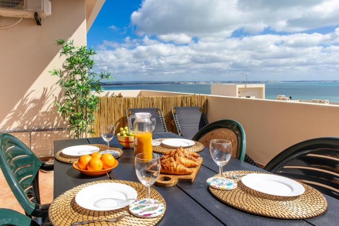 NOVO! Apartamento Vista Mar junto à praia Dona Ana