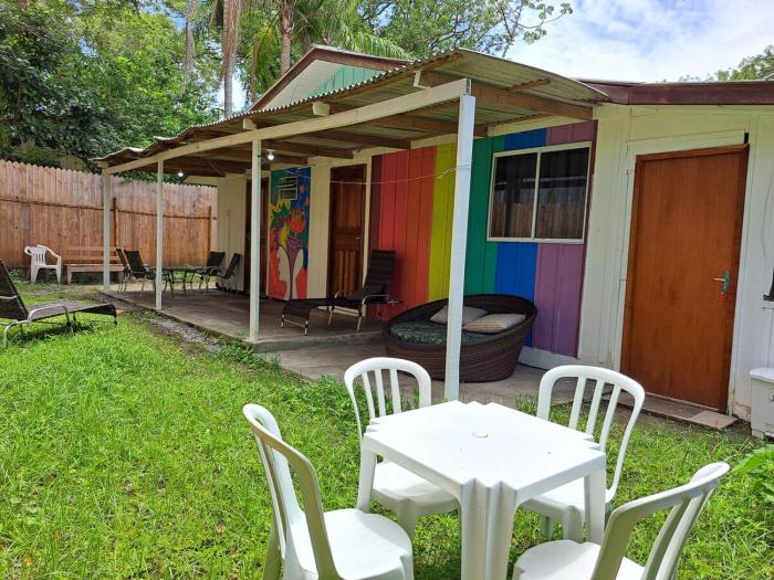 Miraflores - Casinha da Galera na Ilha do Mel