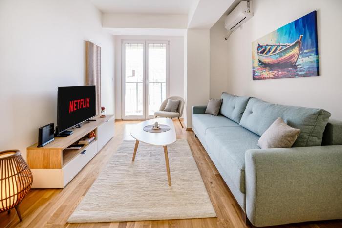 StayLux Free Parking Balcony Family 5 min to Lake Ohrid Apartment