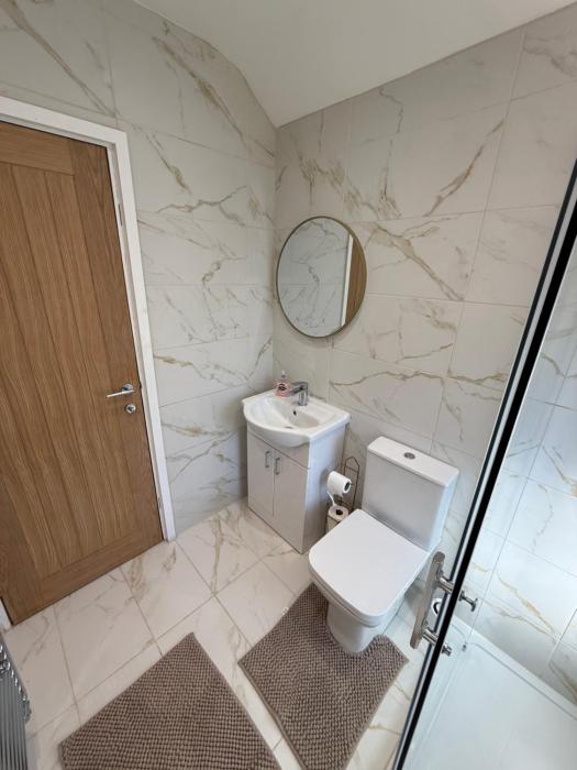 Dudley, Birmingham and Wolverhampton Contractor and Family Stay B69