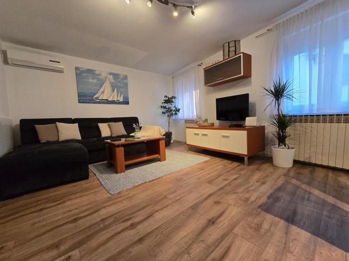 House Lorenco, Selce