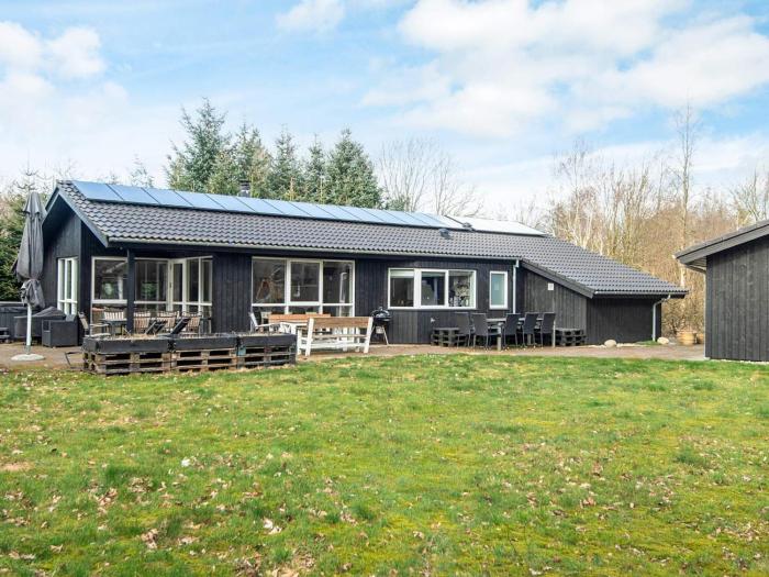 8 person holiday home in Oksbøl-By Traum