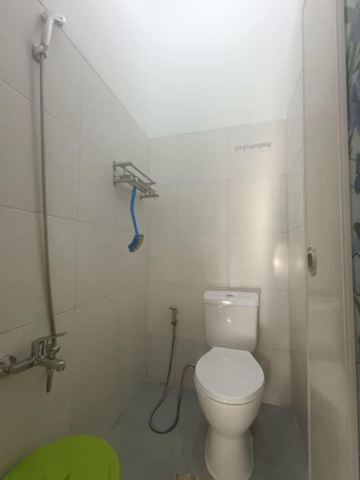 Kamar Kost AC Luas Tengah Kota