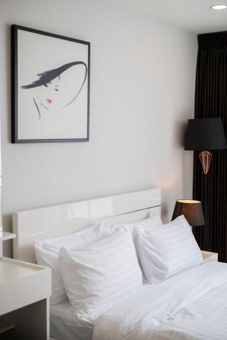 Modern Condo in Nimman P608 by Pimolplace