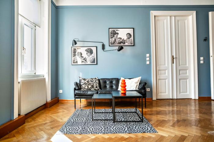 Feel at Home I Bright Windows I Penzing Trainstation