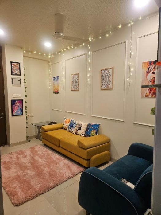 Cozy Rose Peaceful Village Retreat in Bandra