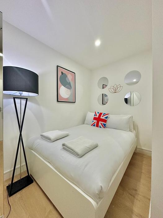 Studio next to King Cross D