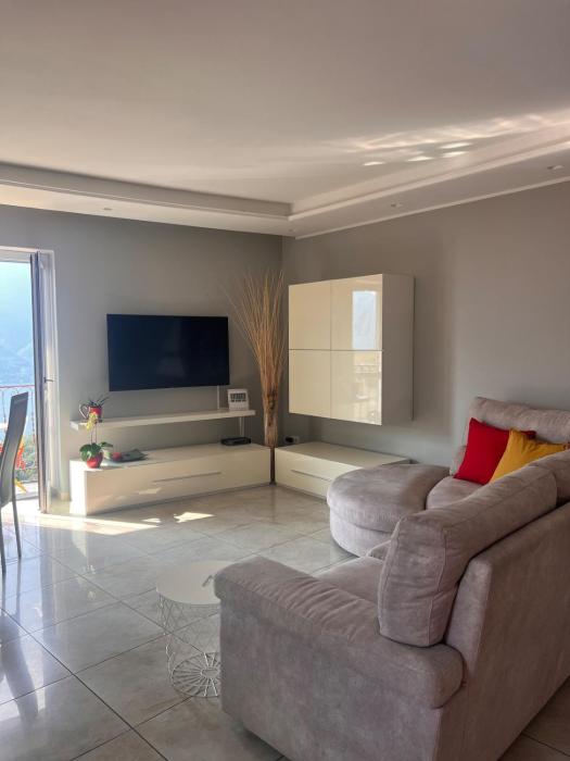 Casa Yuliya with lake view!