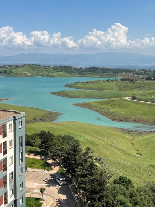 Apparentement a rahmania zeralda prés du lac