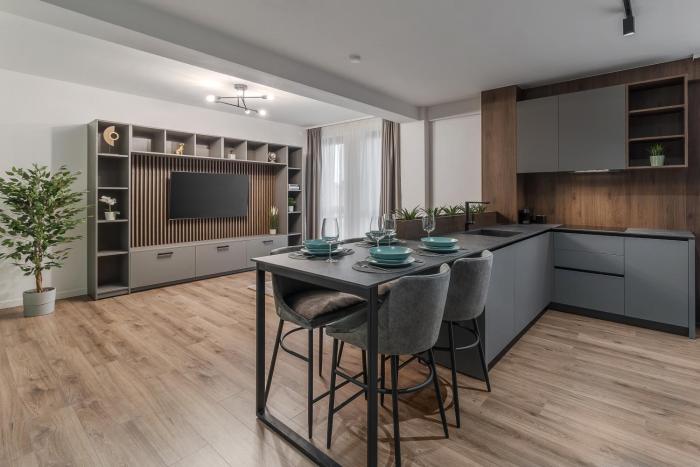 Luxury Grey Apartments - Central, Free Parking, Self Check-In