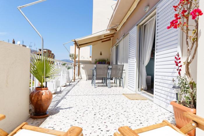 Sunny Penthouse For balcony lovers