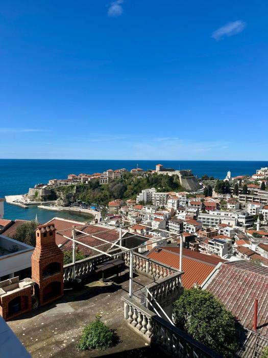 Nimanbegu Apartments