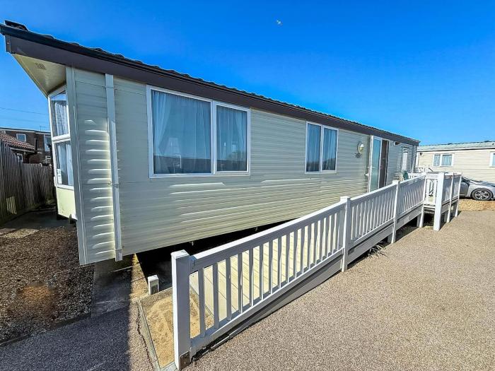 Wheelchair Friendly Caravan For Hire Norfolk Near The Beach Ref 13016L