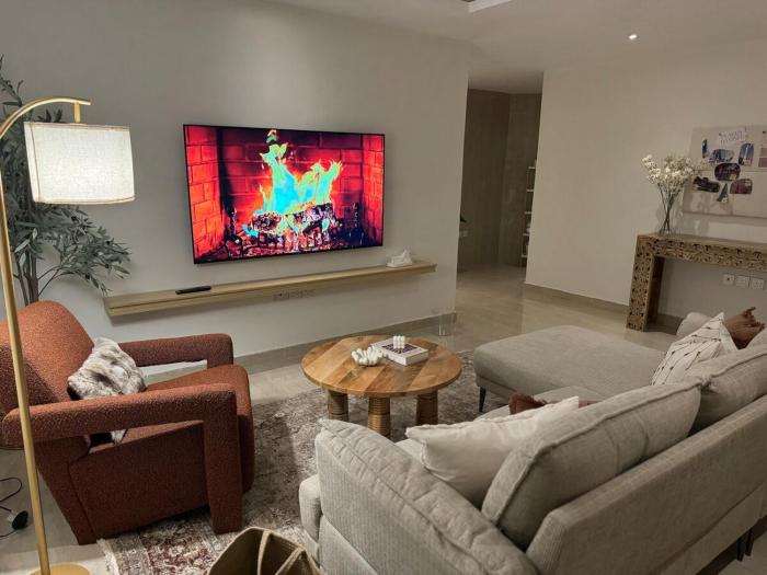 5 mins to Boulevard City Luxury Apartment