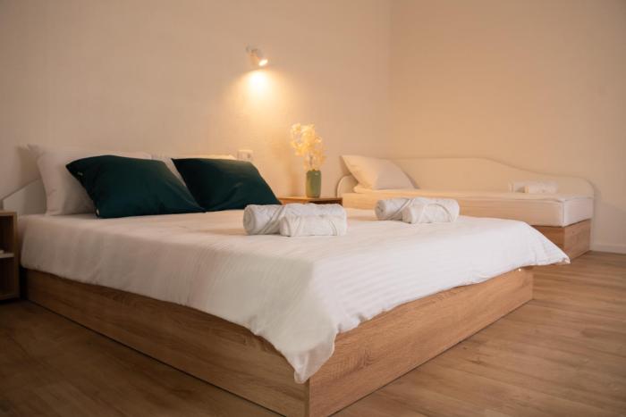 Iris Apartments