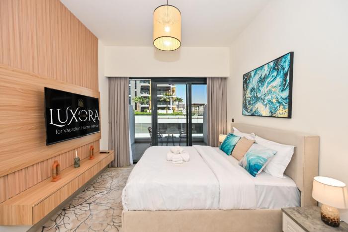 Cozy Studio with Balcony in Azizi Riviera and 10 Mins to Burj Khalifa