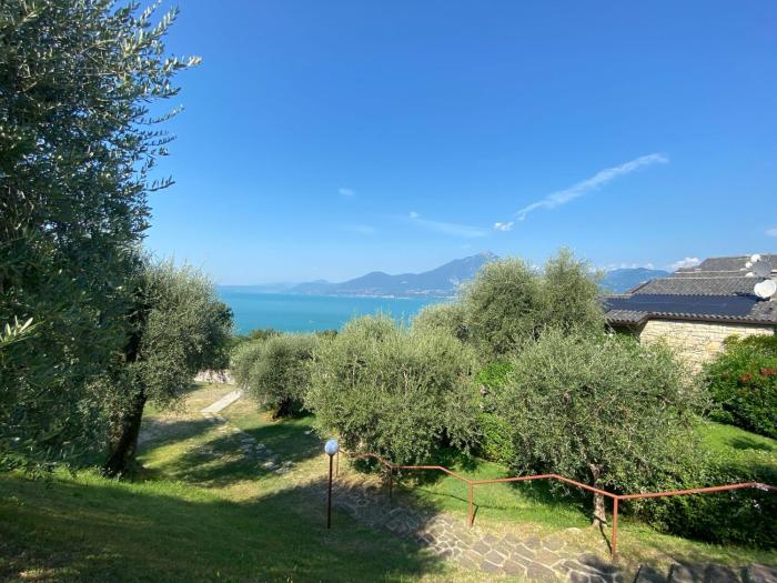 Lakeside residence Al Crero